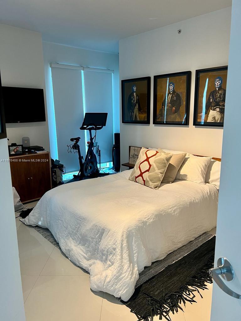 60 SW 13th St #1424, Miami FL 33130