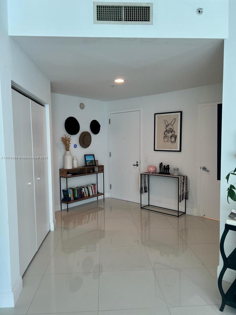 60 SW 13th St #1424, Miami FL 33130