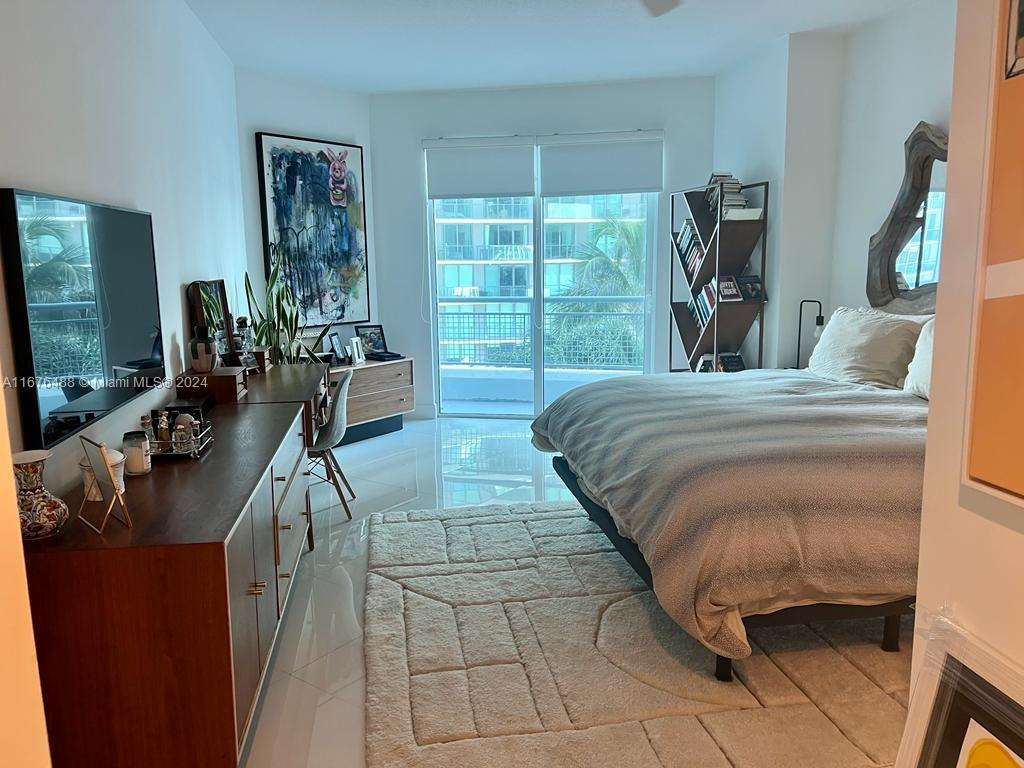 60 SW 13th St #1424, Miami FL 33130