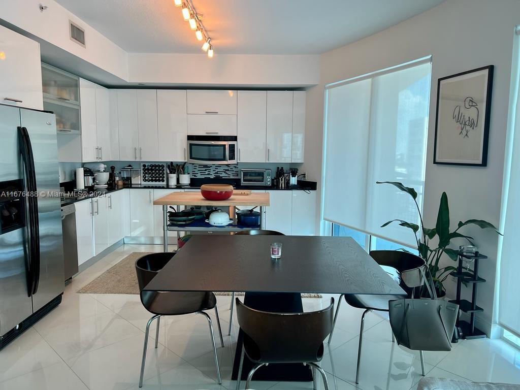 60 SW 13th St #1424, Miami FL 33130