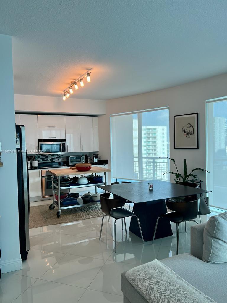 60 SW 13th St #1424, Miami FL 33130