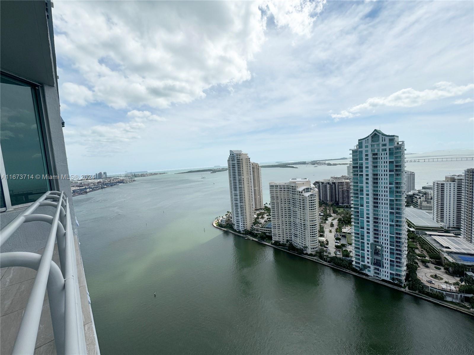 Spectacular 2 Bed 2 Bath Lower PENTHOUSE with fabulous views of the Bay and Miami River. Recently remodeled, split plan unit with 11 foot high ceilings, Italian wood cabinetry, granite counter tops, stainless steel appliances, and amazing multi-shower head showers. Building Amenities include pool, Spa/hot tub, Exercise Room, Kids area, Restaurant and Bar, valet and Security. This Lower Penthouse is within steps of the Heart of the Arts Center, Arena, Museums and many, many highly rated restaurants. 

Unit is rented at $4.500 a month until November 30, 2025.