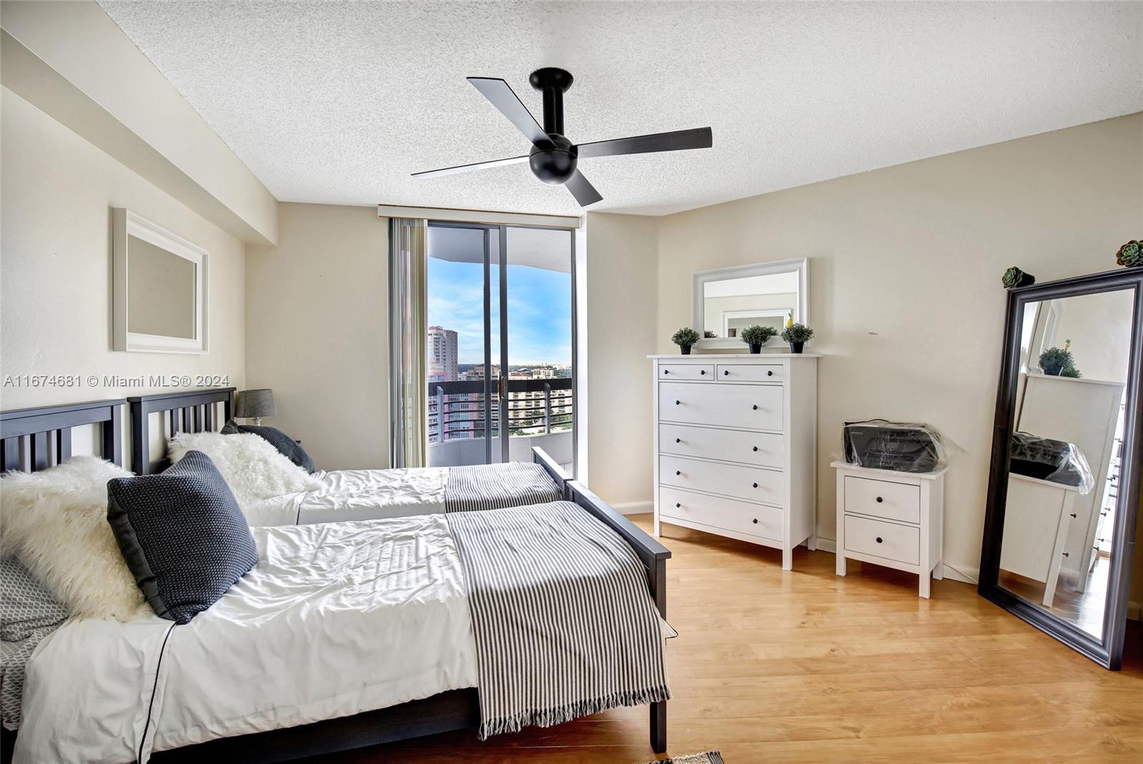 3530 Mystic Pointe Dr #2504, Aventura FL 33180