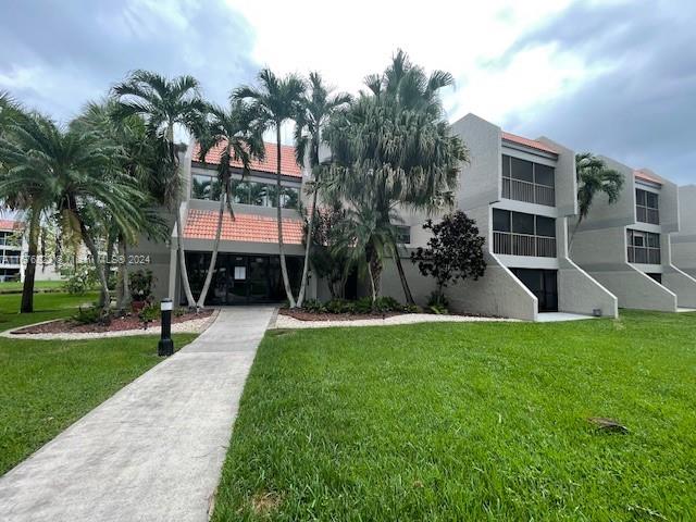 230 Lakeview Dr #106, Weston, Florida image 1