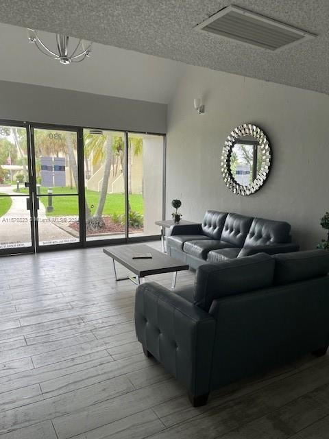 230 Lakeview Dr #106, Weston, Florida image 2