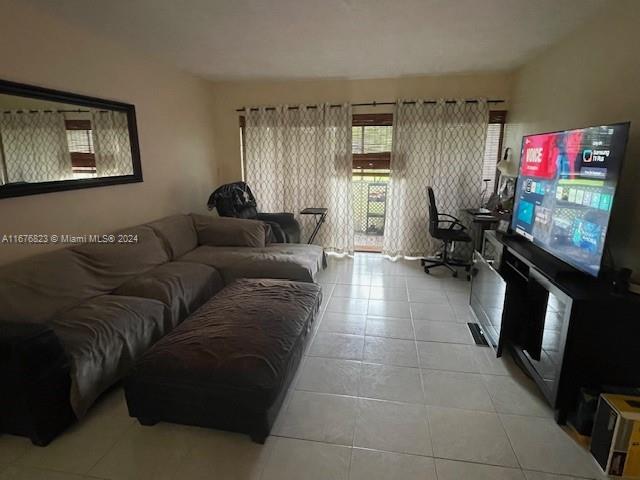 230 Lakeview Dr #106, Weston, Florida image 7