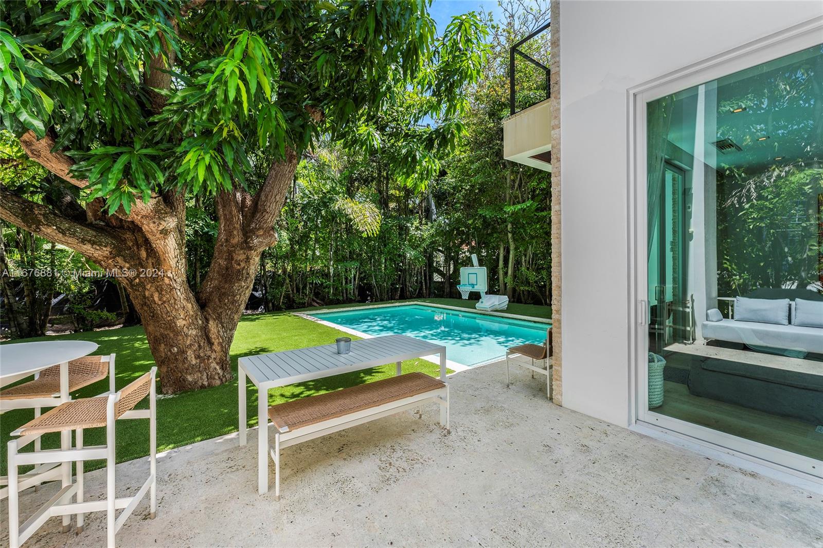 335 W 46th St, Miami Beach, Florida image 18