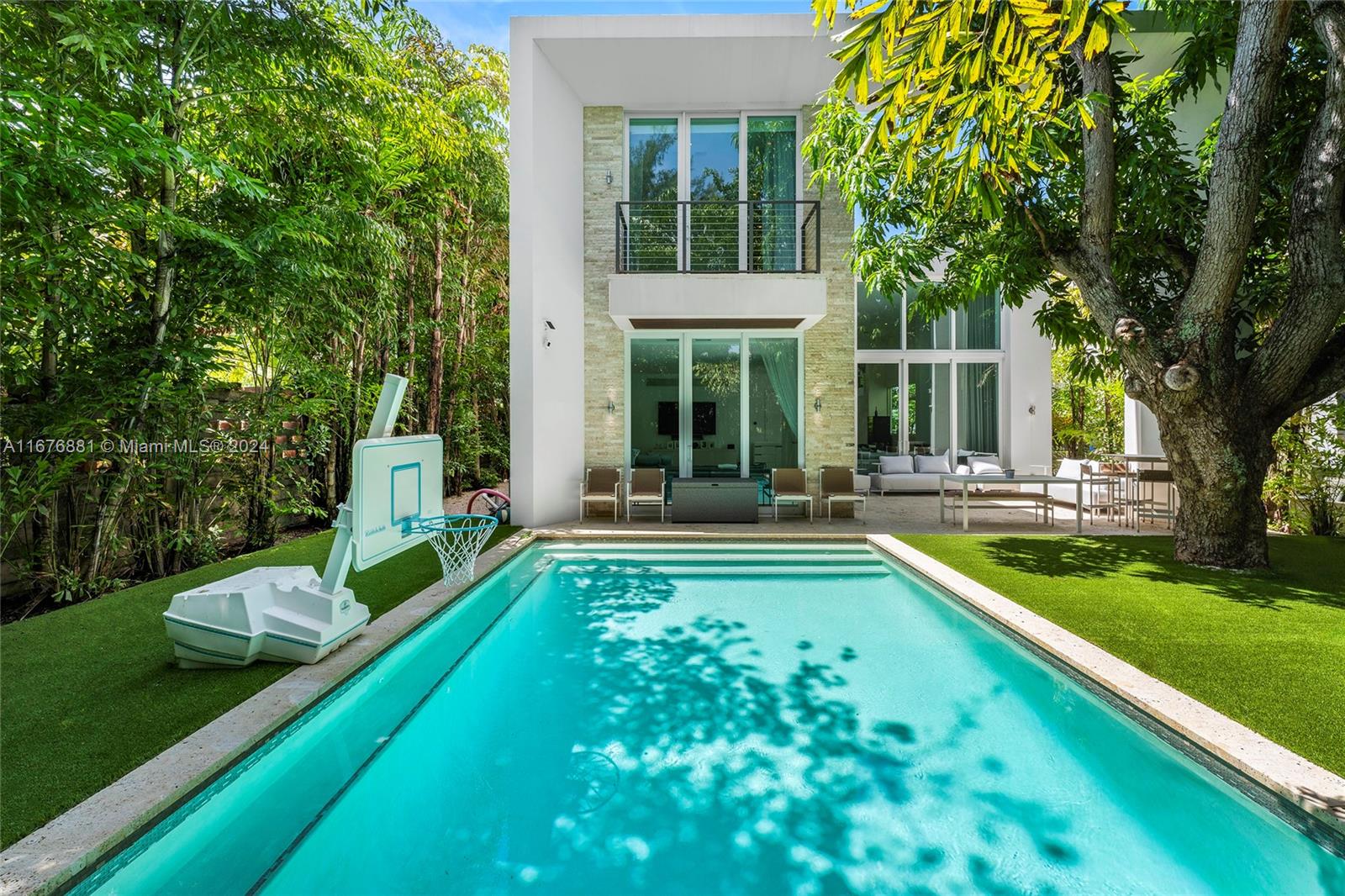 335 W 46th St, Miami Beach, Florida image 9