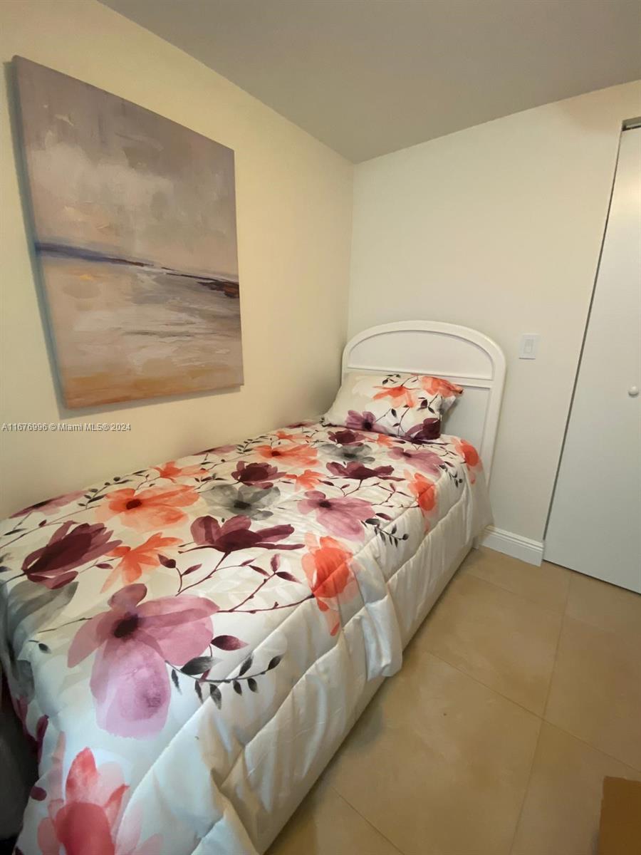 350 S Miami Ave #3706, Miami FL 33130