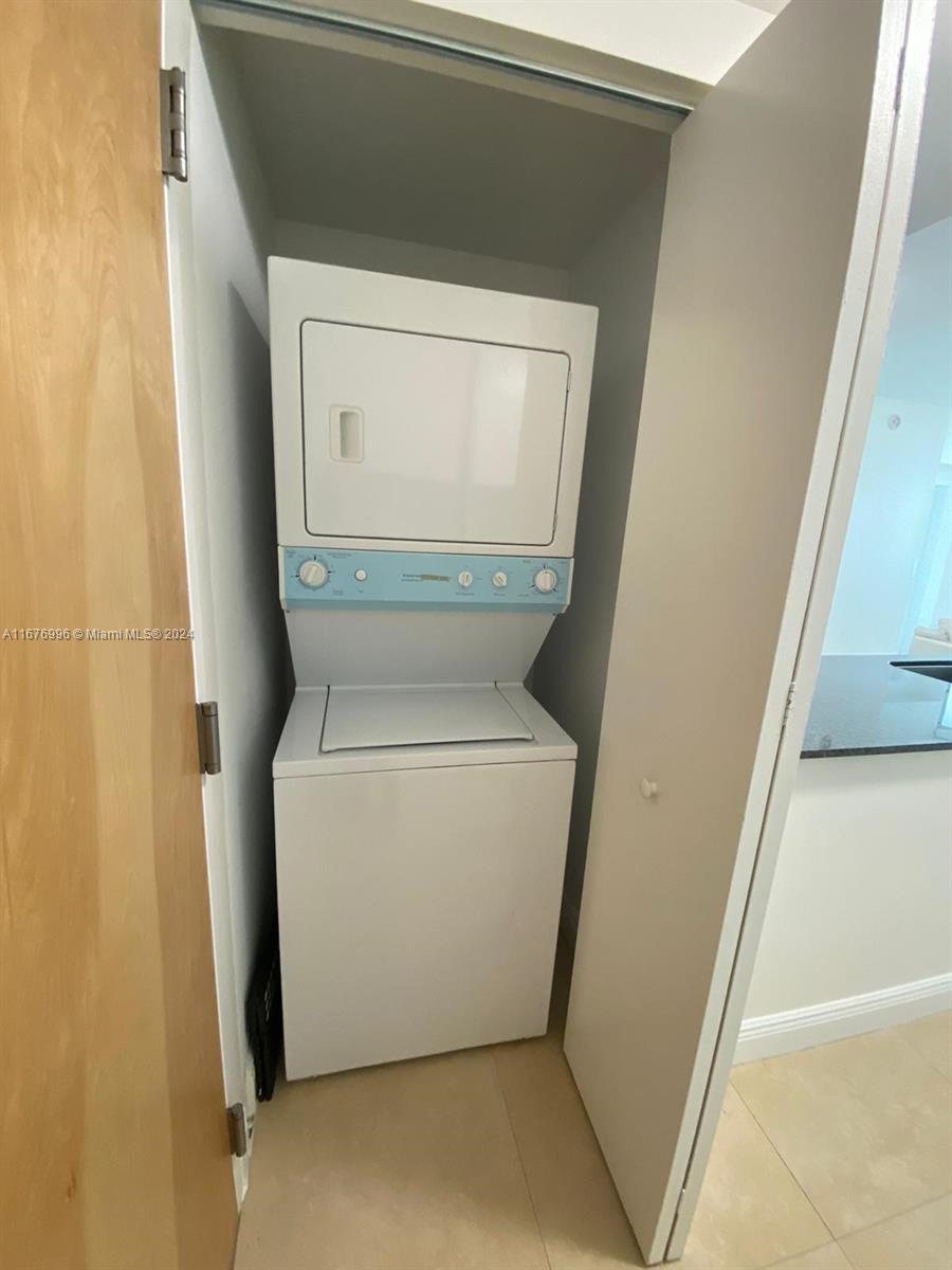350 S Miami Ave #3706, Miami FL 33130