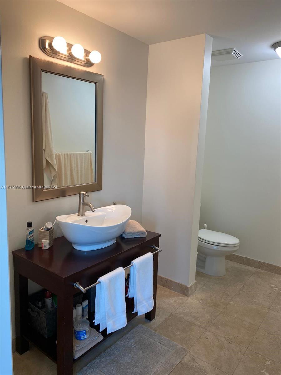 350 S Miami Ave #3706, Miami FL 33130