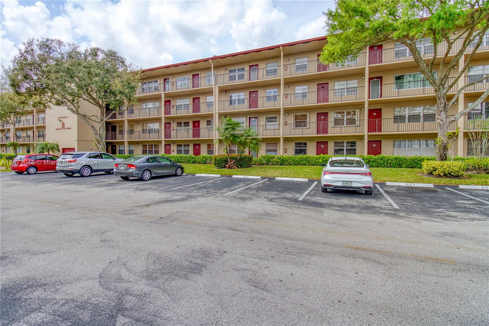 850 SW 133rd Ter #213B, Pembroke Pines, Florida image 2