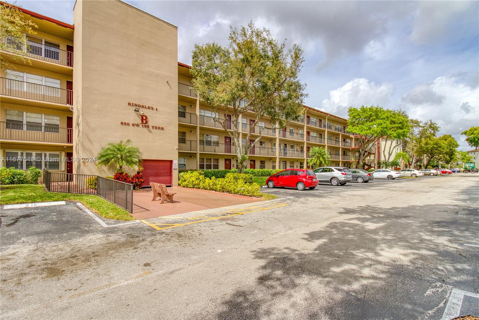 850 SW 133rd Ter #213B, Pembroke Pines, Florida image 3