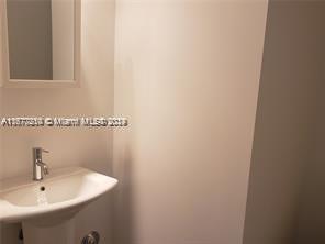 1300 Brickell Bay Dr #2801, Miami FL 33131