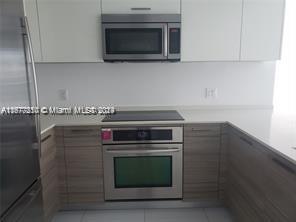 1300 Brickell Bay Dr #2801, Miami FL 33131