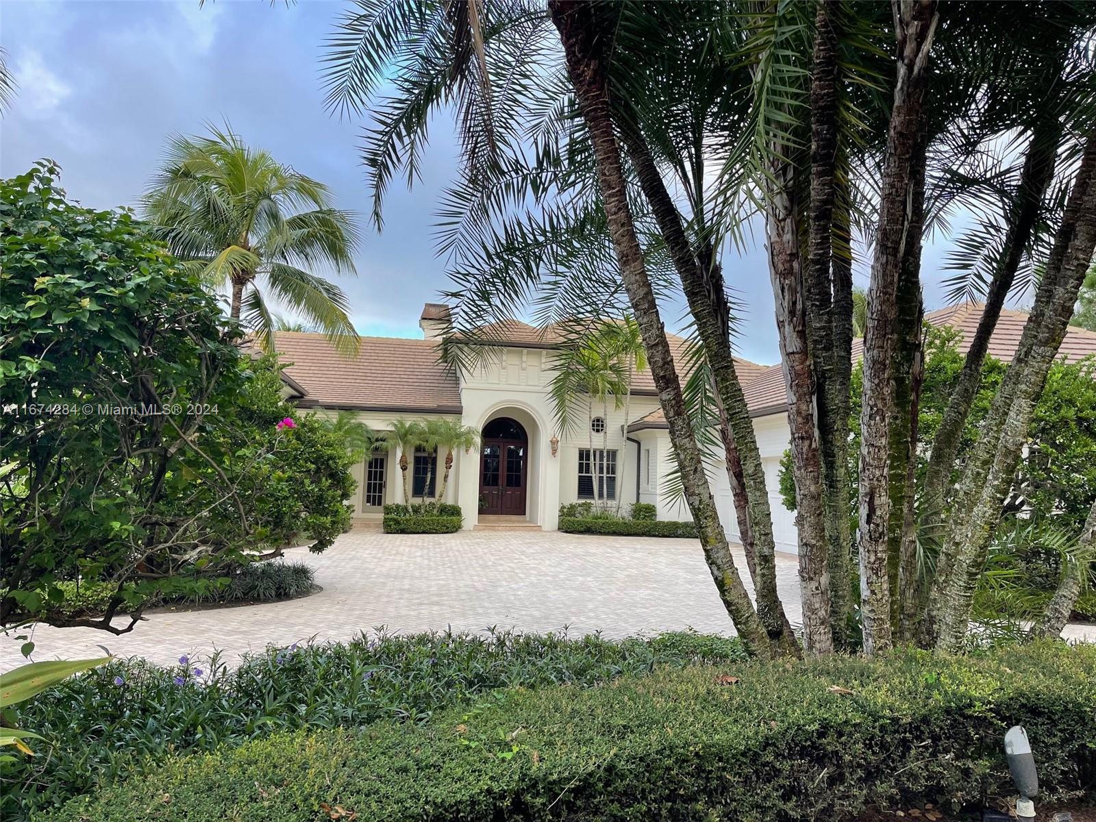 House for Sale in Palm Beach Gardens, FL