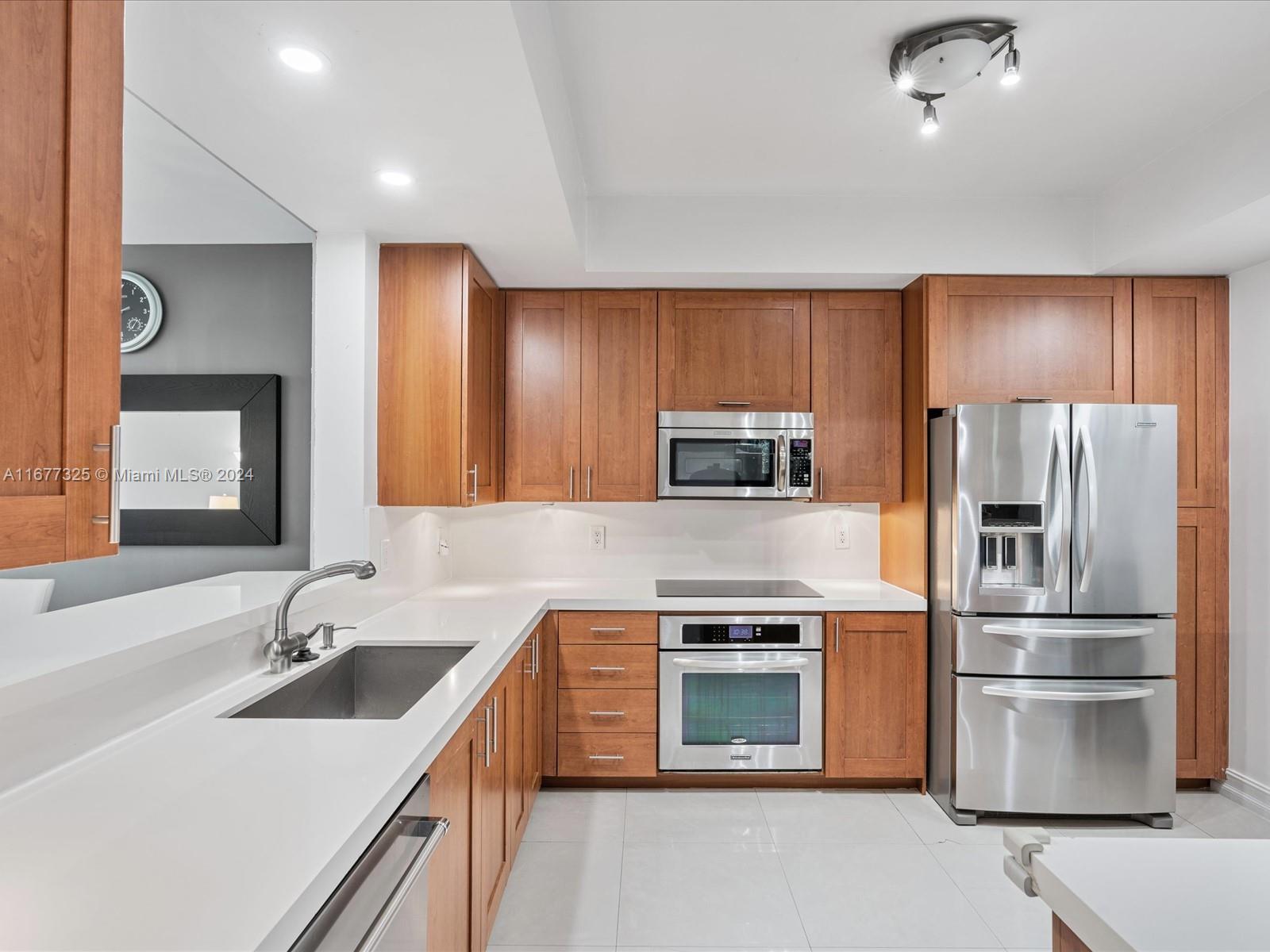 3340 NE 190th St #1006, Aventura FL 33180