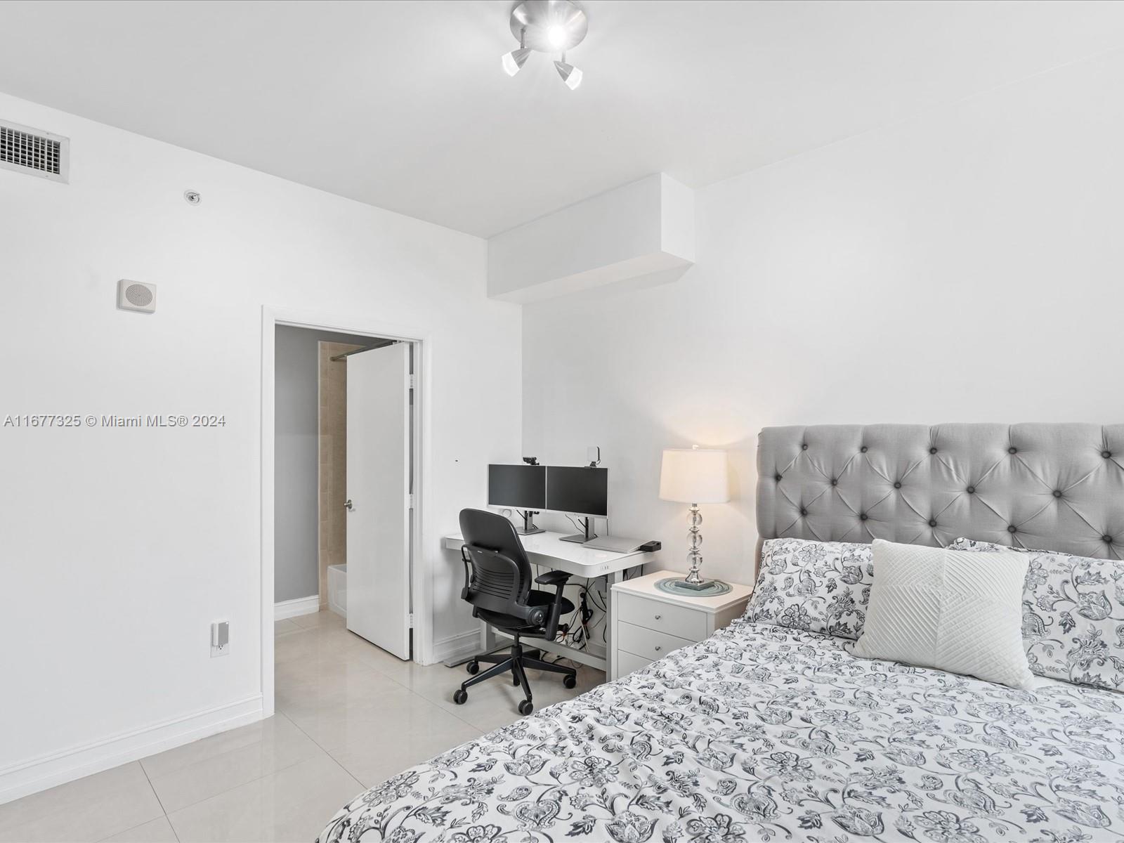 3340 NE 190th St #1006, Aventura FL 33180