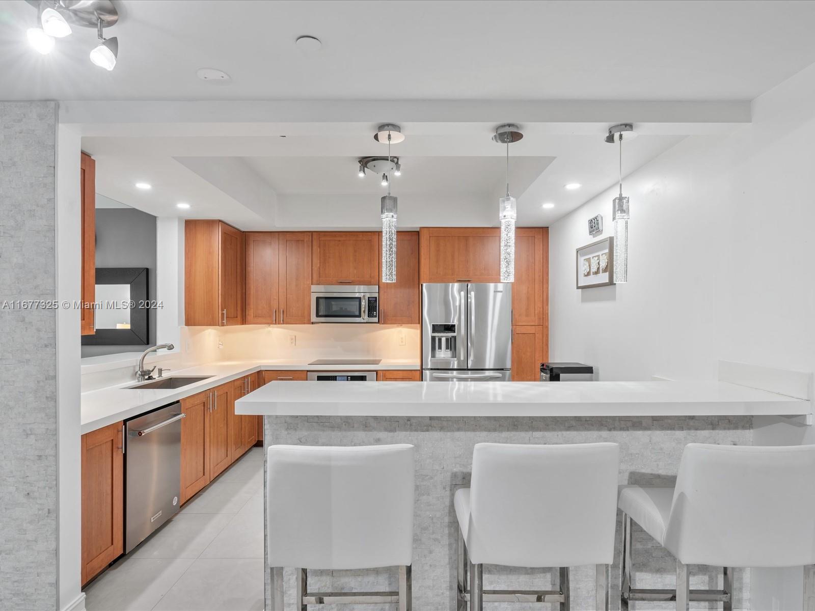 3340 NE 190th St #1006, Aventura FL 33180