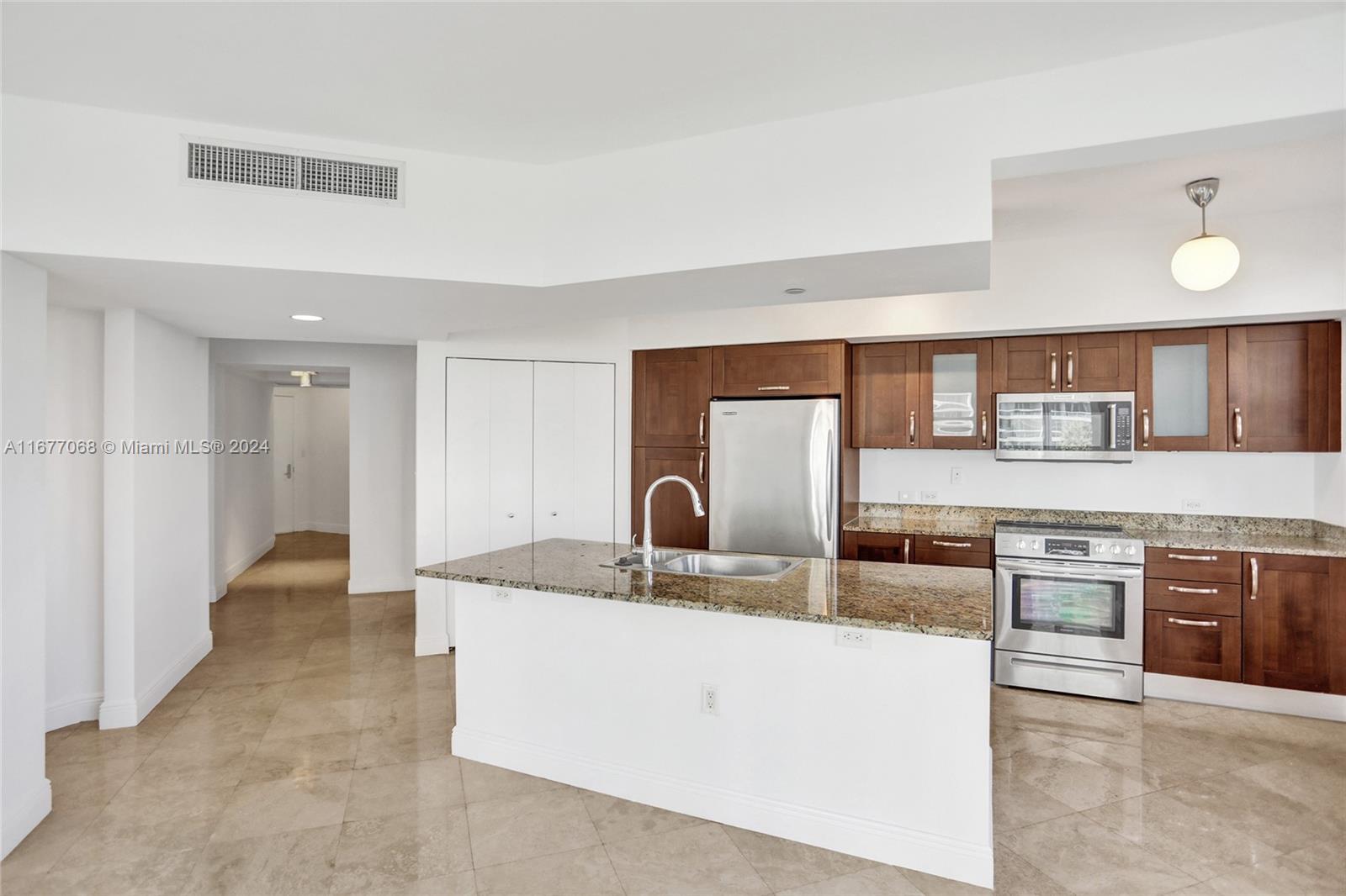 20000 E Country Club Dr #616, Aventura, Florida image 10