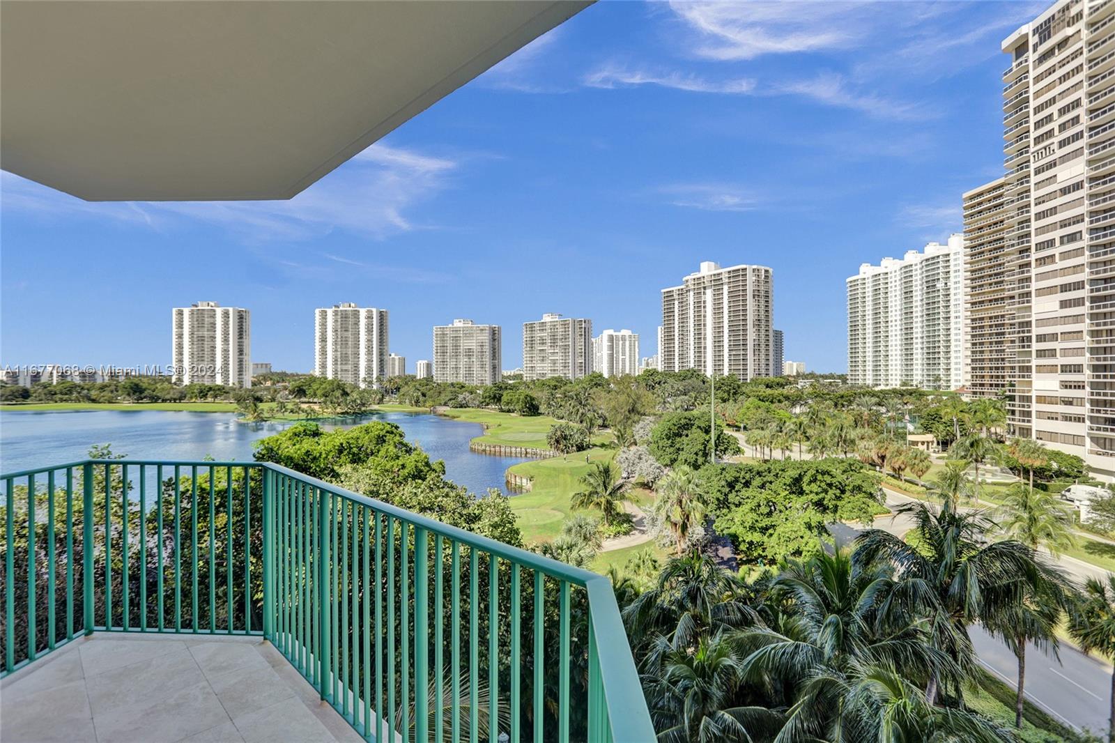 20000 E Country Club Dr #616, Aventura, Florida image 3