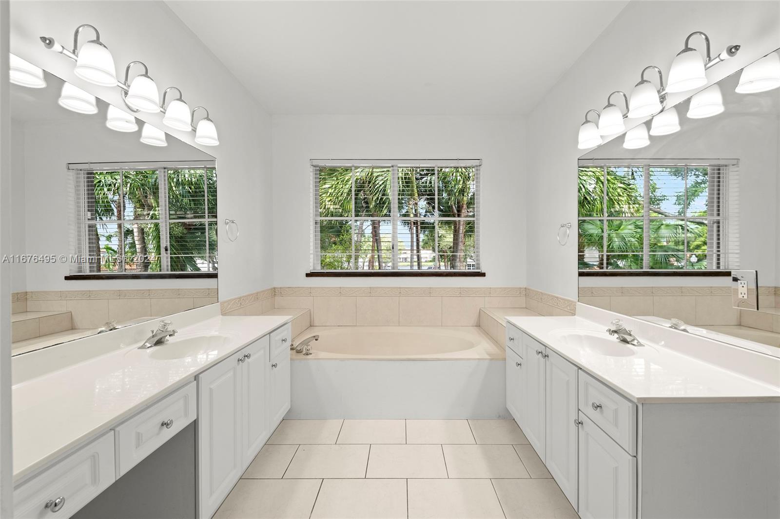 8373 NW 144th Ter, Miami Lakes, Florida image 15