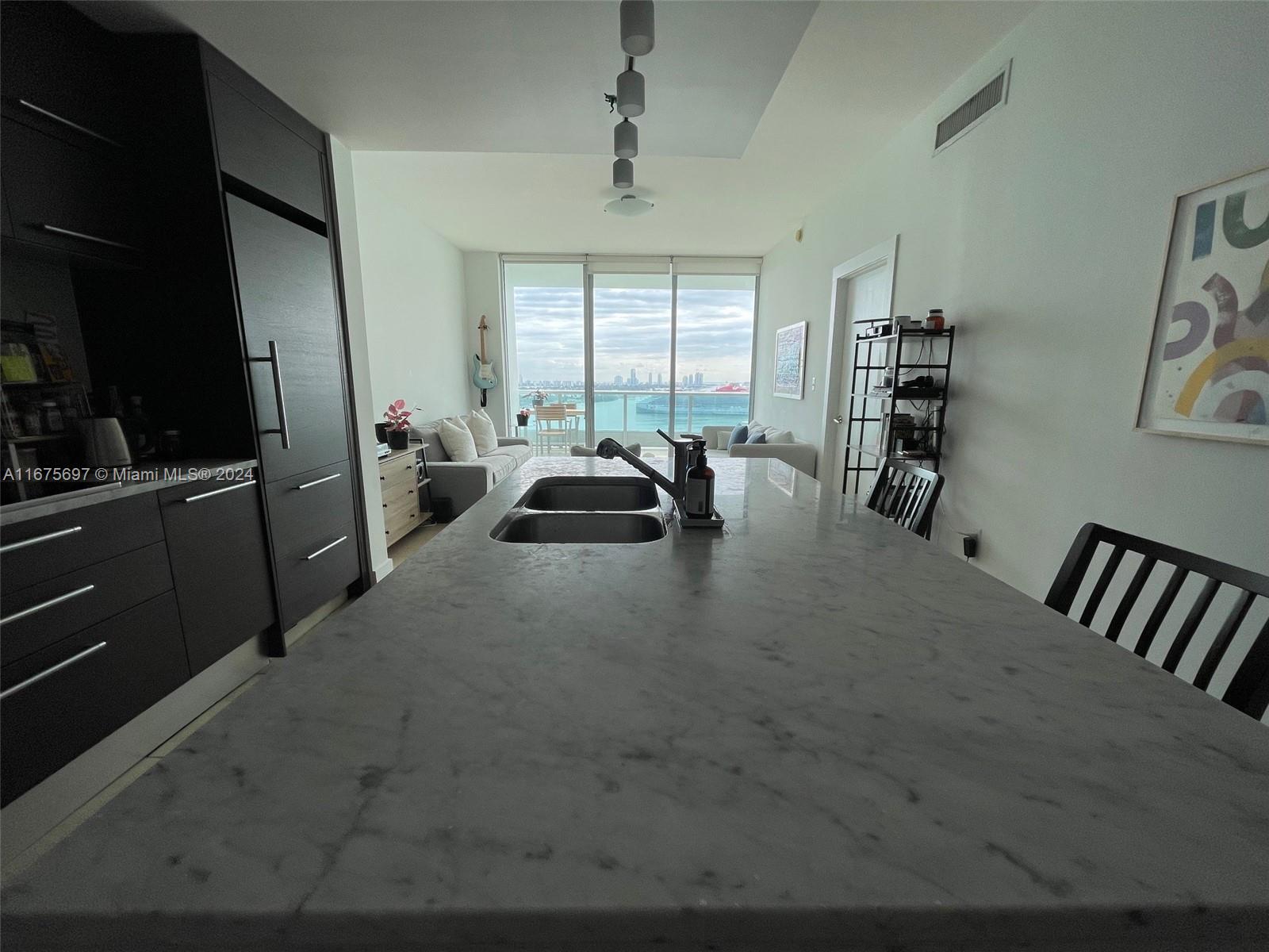 900 Biscayne Blvd #2304, Miami FL 33132