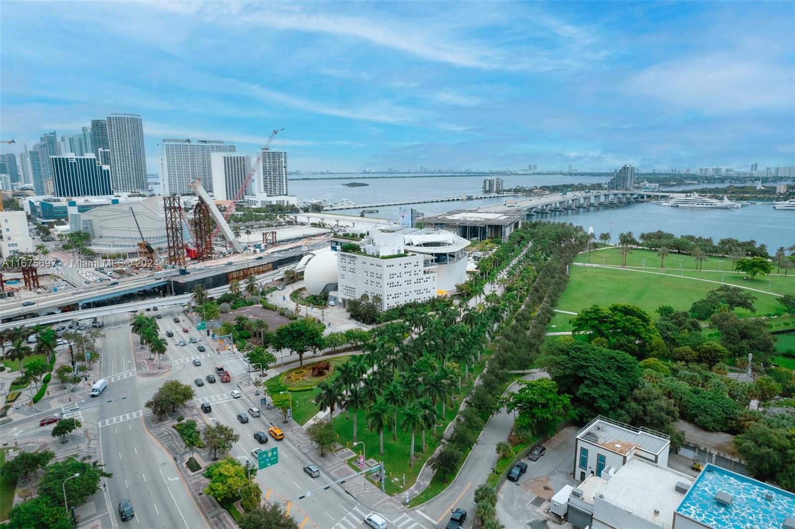 900 Biscayne Blvd #2304, Miami FL 33132