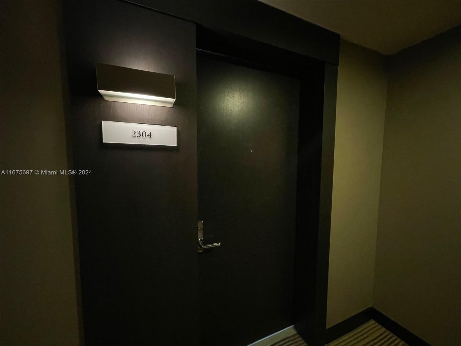 900 Biscayne Blvd #2304, Miami FL 33132