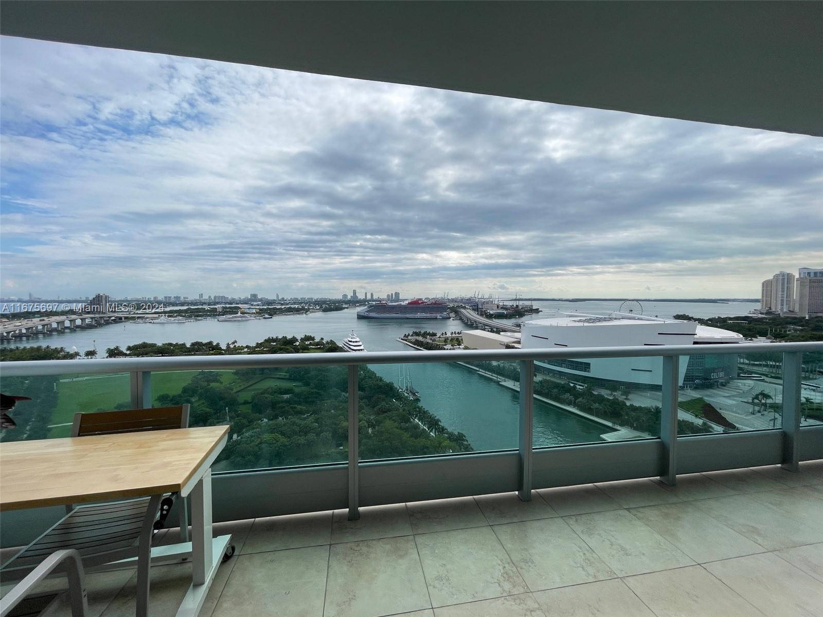 900 Biscayne Blvd #2304, Miami FL 33132