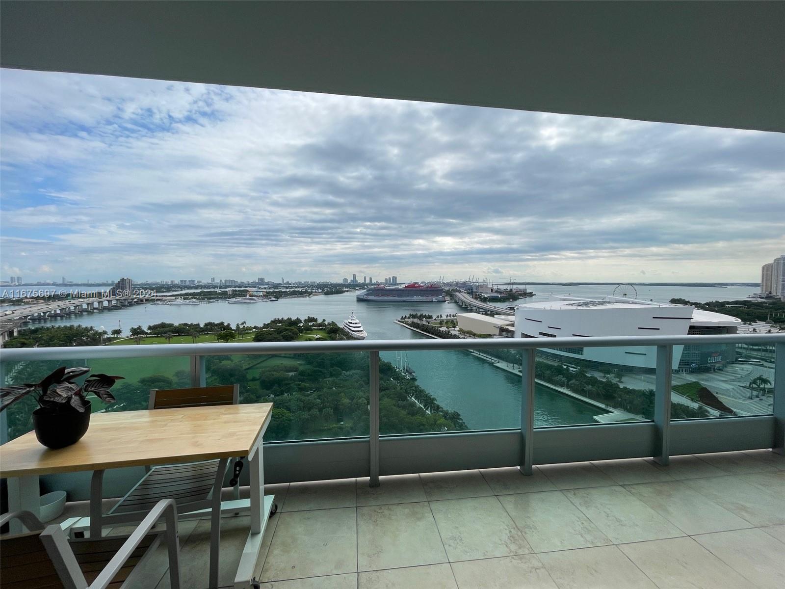 900 Biscayne Blvd #2304, Miami FL 33132