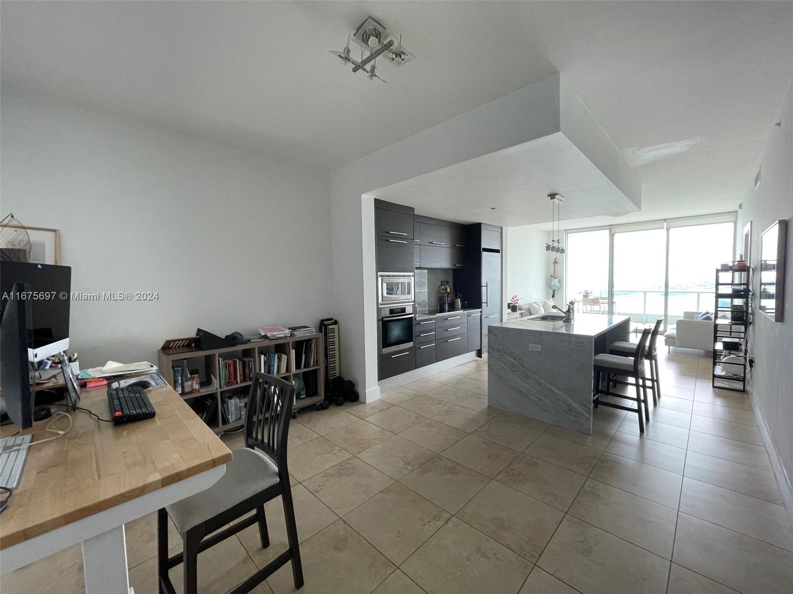 900 Biscayne Blvd #2304, Miami FL 33132