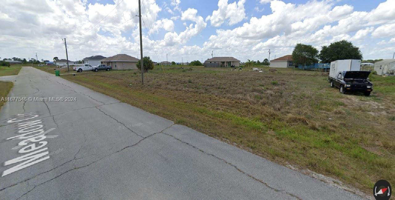 9036 Meadow Terr, La Belle, Florida image 2