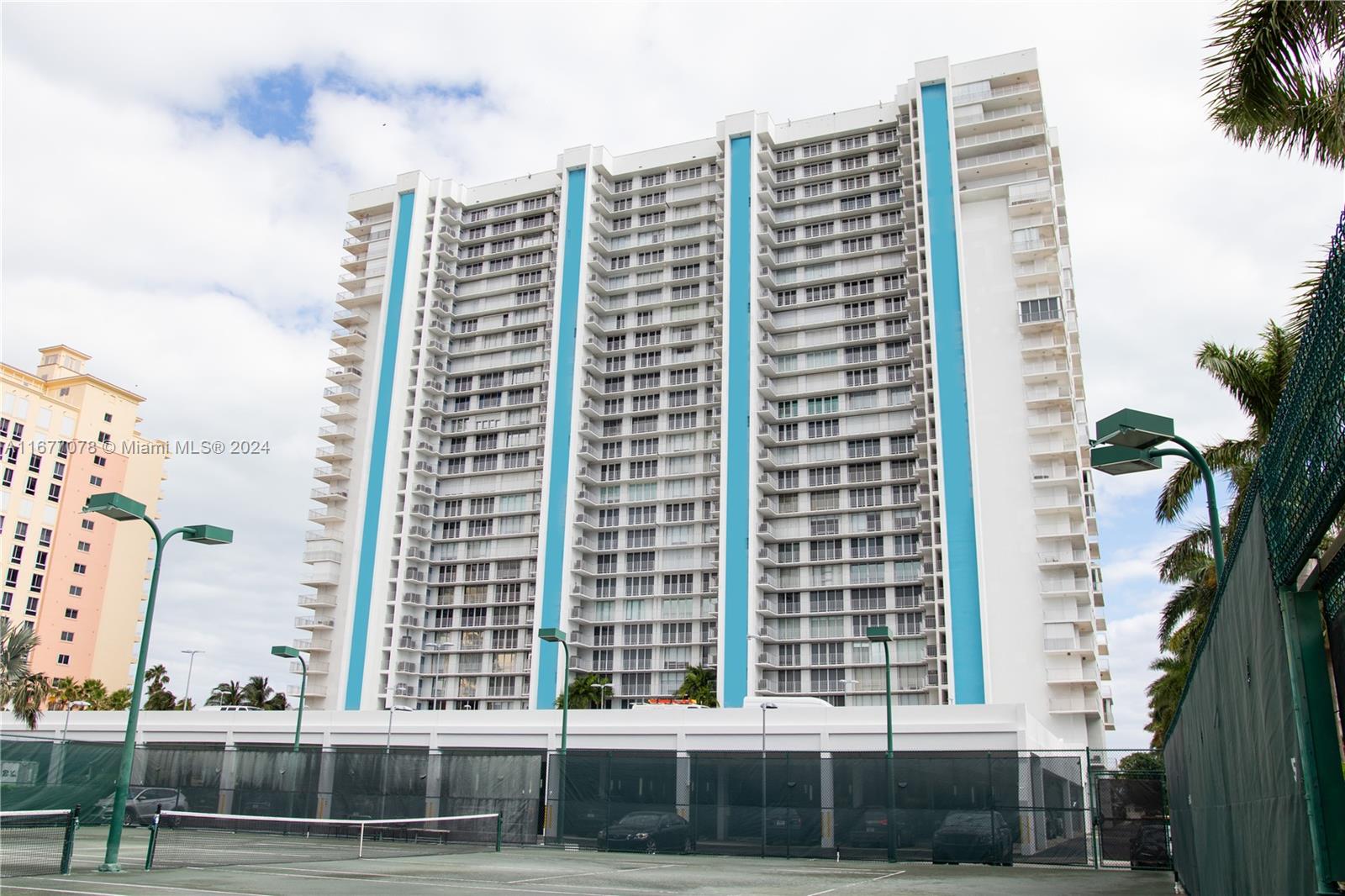 881 Ocean Dr #TH15, Key Biscayne FL 33149