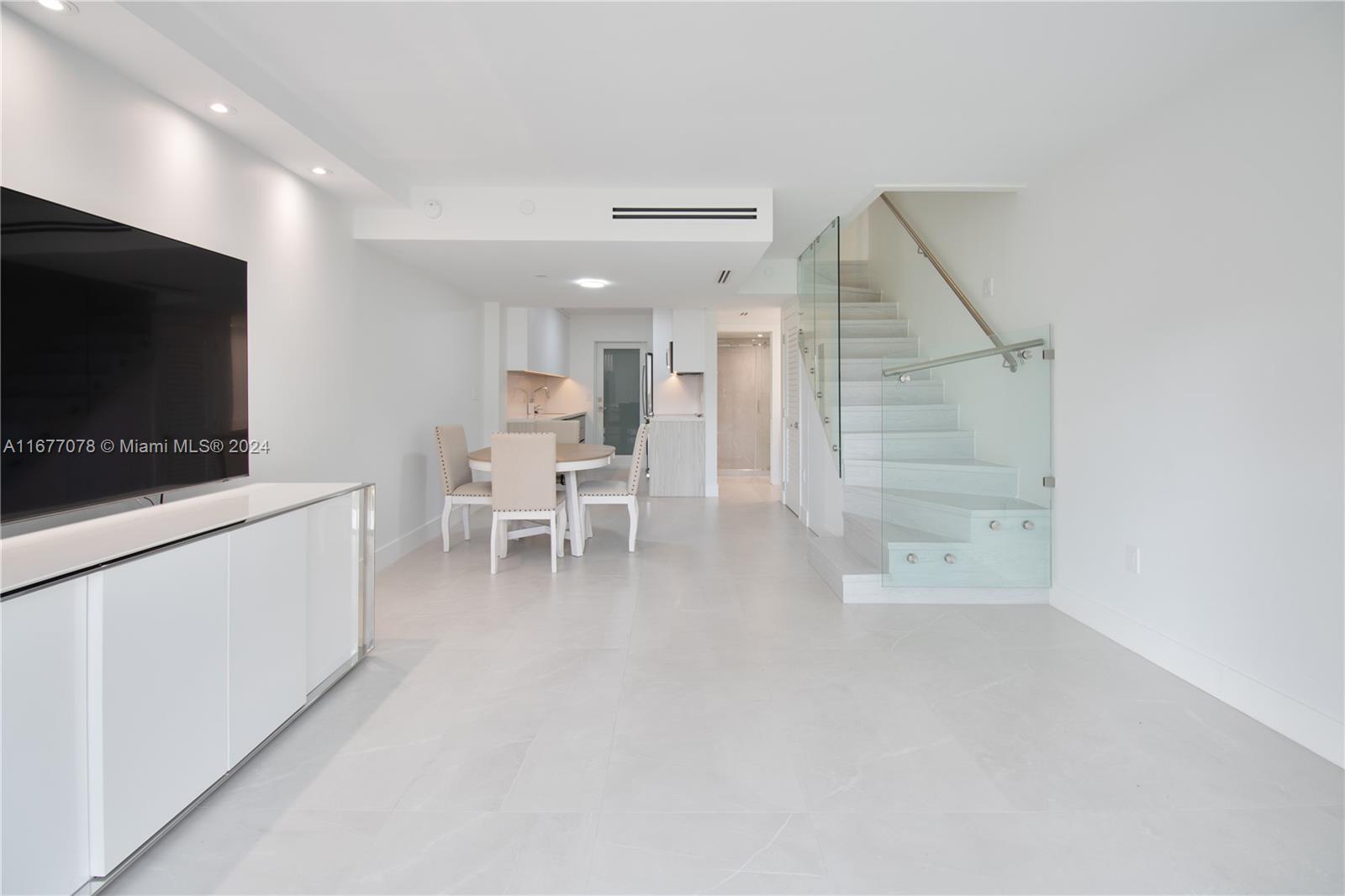 881 Ocean Dr #TH15, Key Biscayne FL 33149