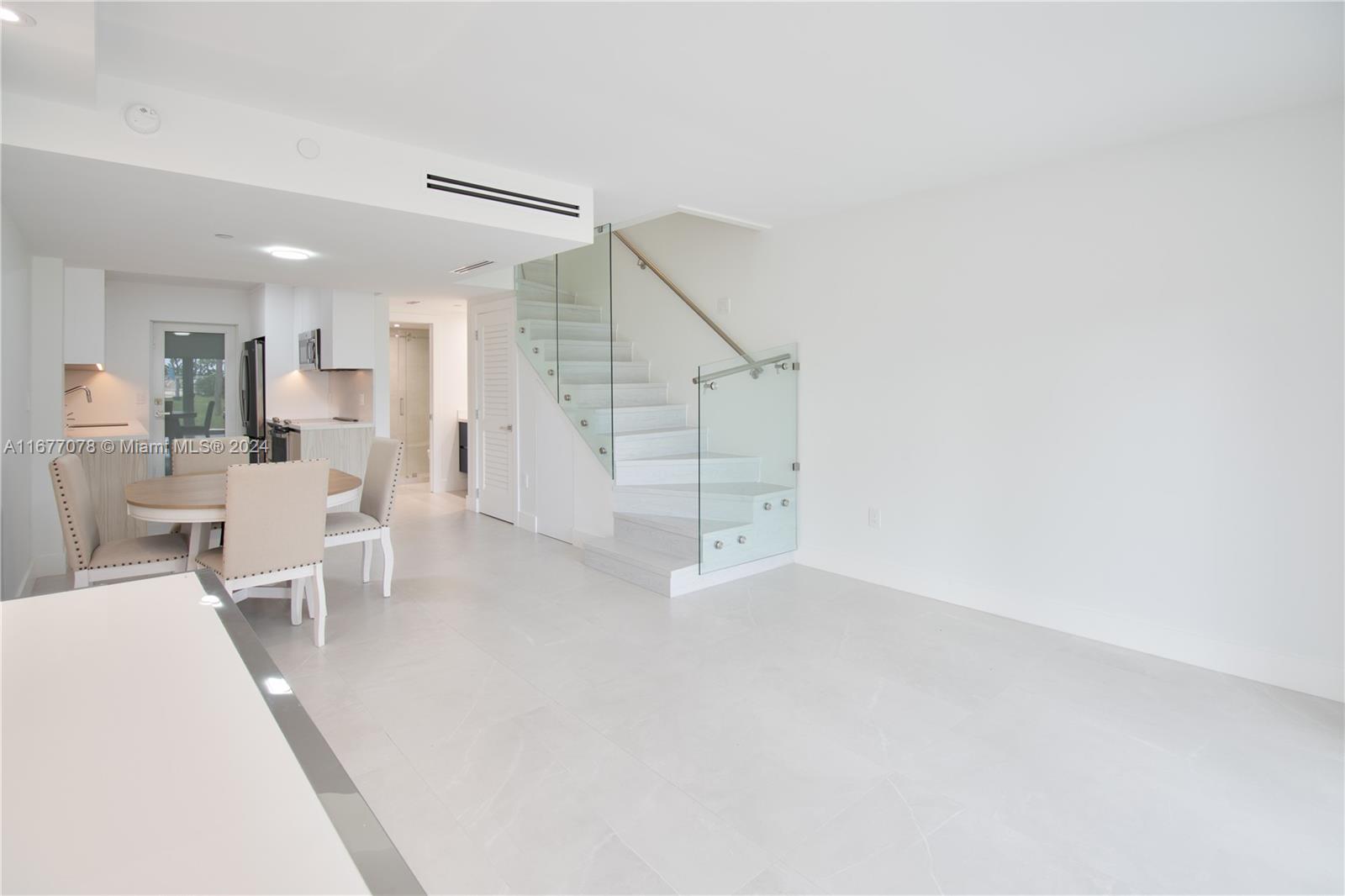 881 Ocean Dr #TH15, Key Biscayne FL 33149
