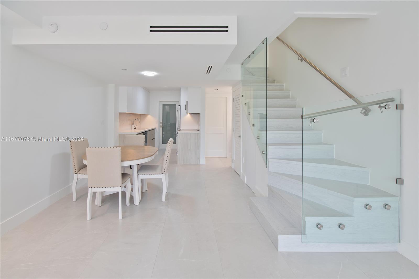 881 Ocean Dr #TH15, Key Biscayne FL 33149