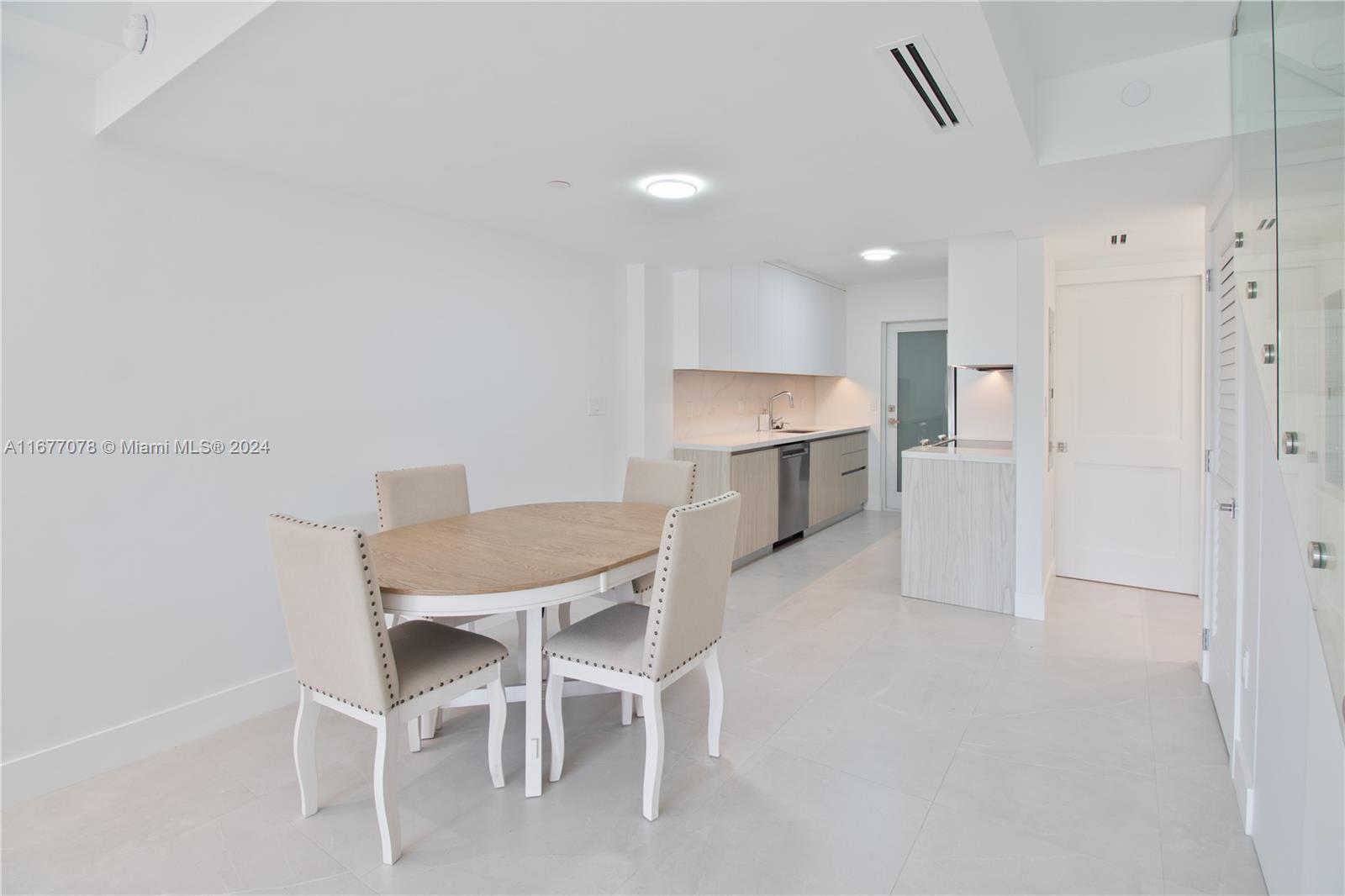 881 Ocean Dr #TH15, Key Biscayne FL 33149