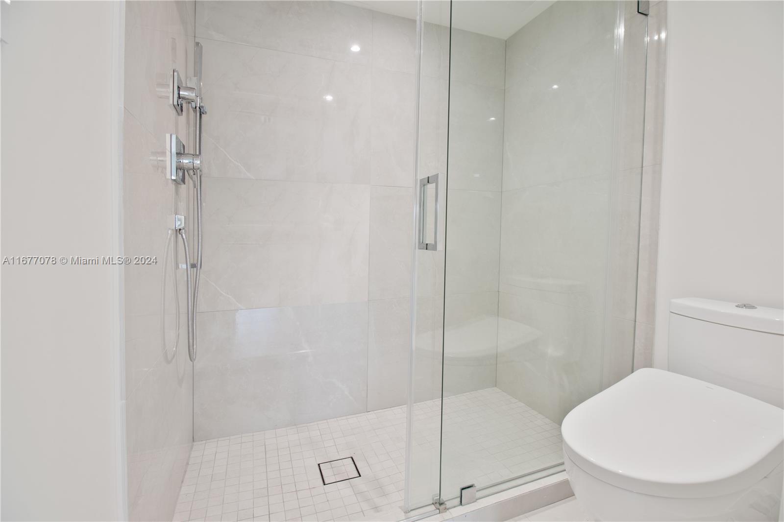 881 Ocean Dr #TH15, Key Biscayne FL 33149