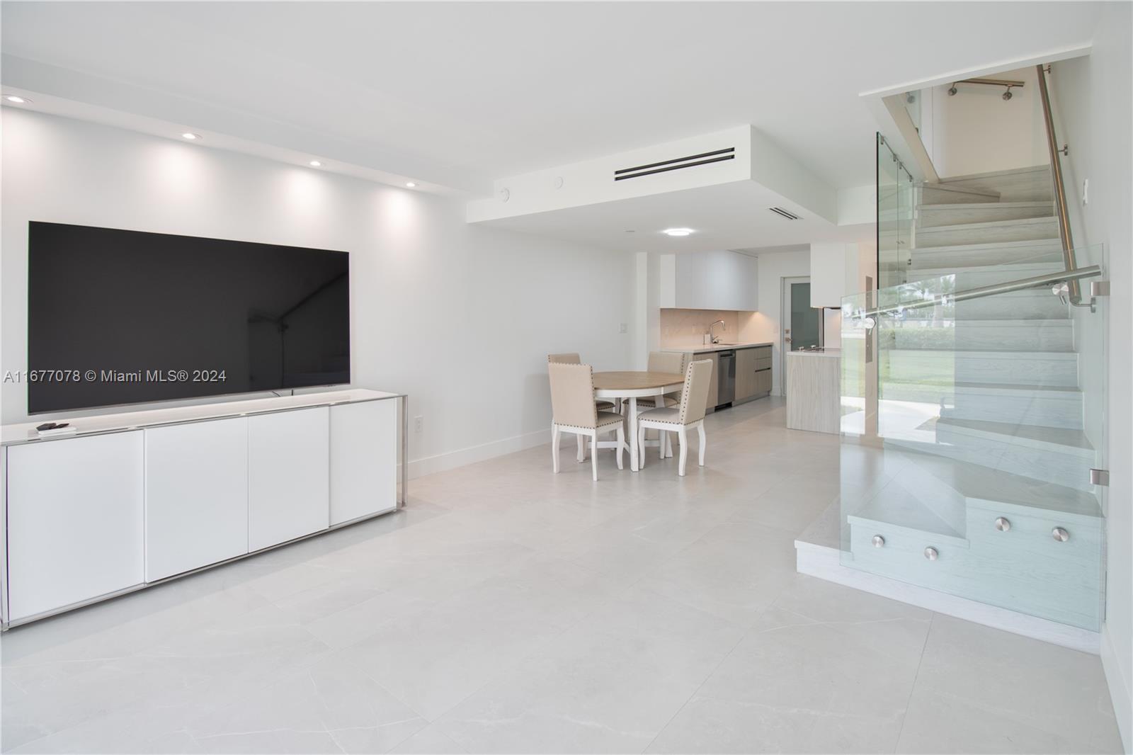 881 Ocean Dr #TH15, Key Biscayne FL 33149