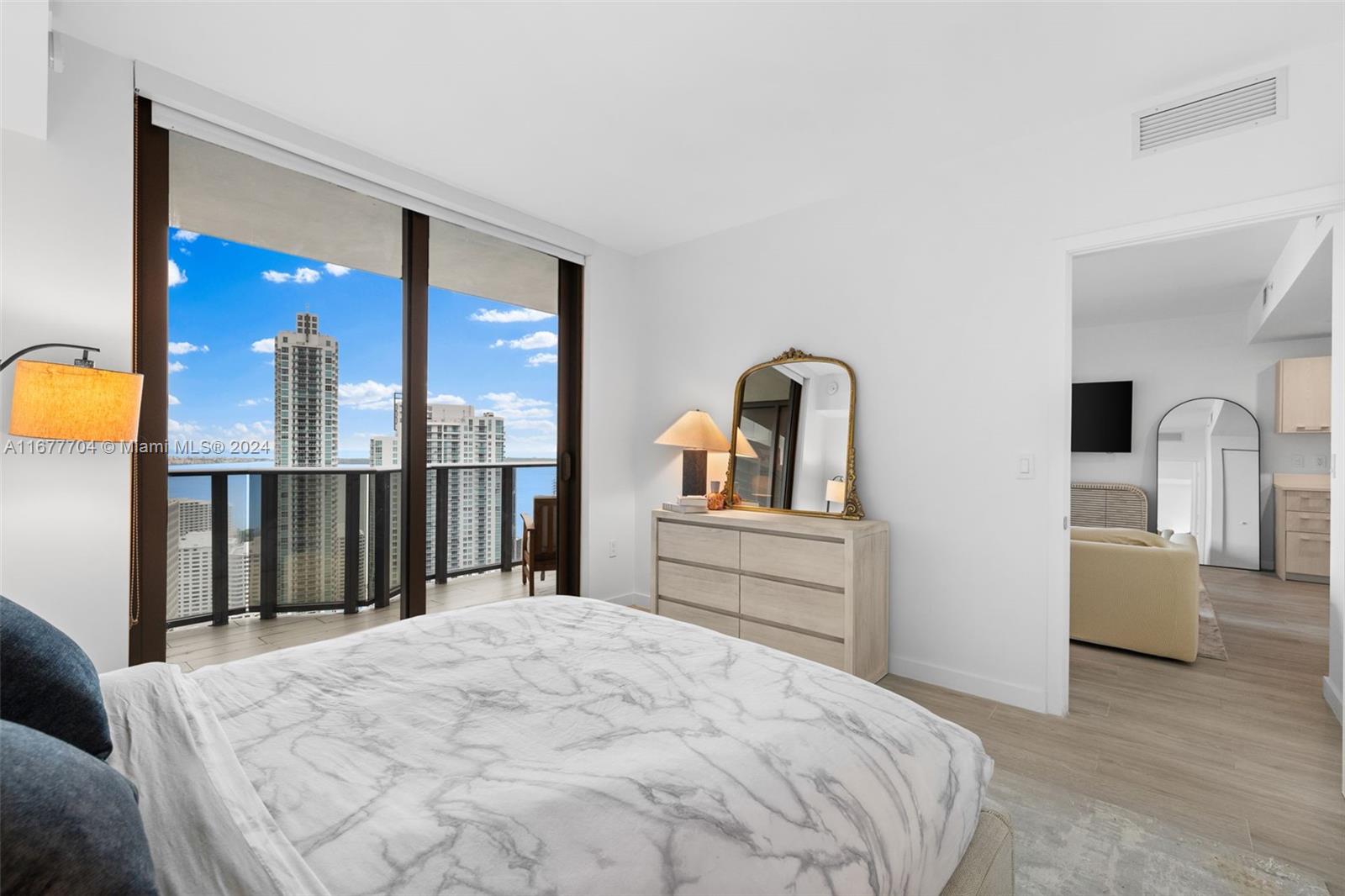 45 SW 9th St #3802, Miami FL 33130
