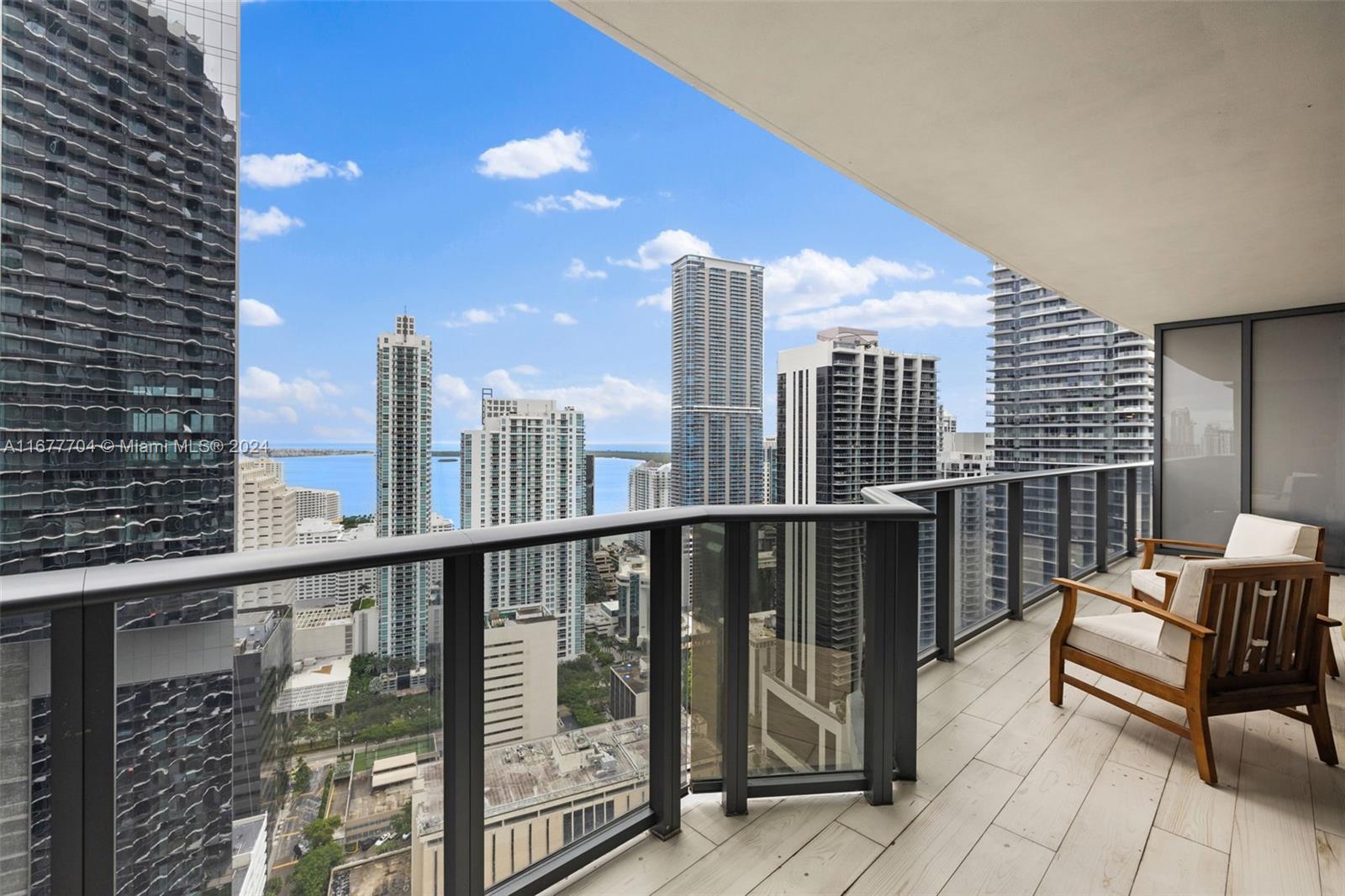 45 SW 9th St #3802, Miami FL 33130