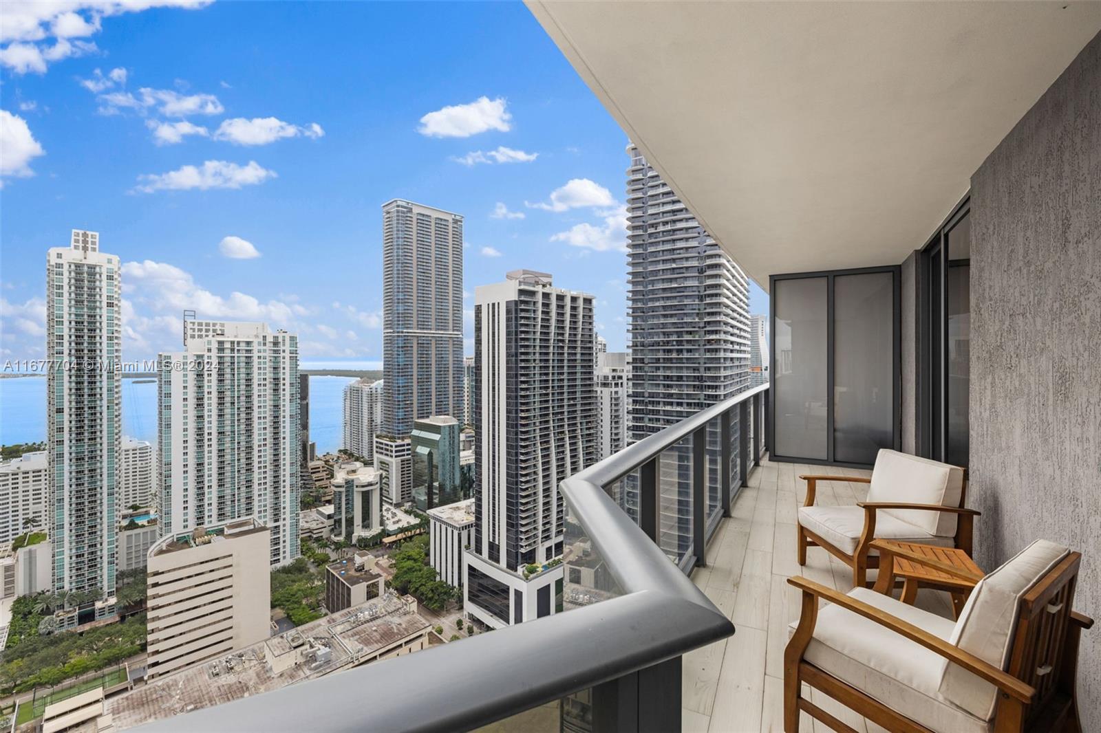 45 SW 9th St #3802, Miami FL 33130