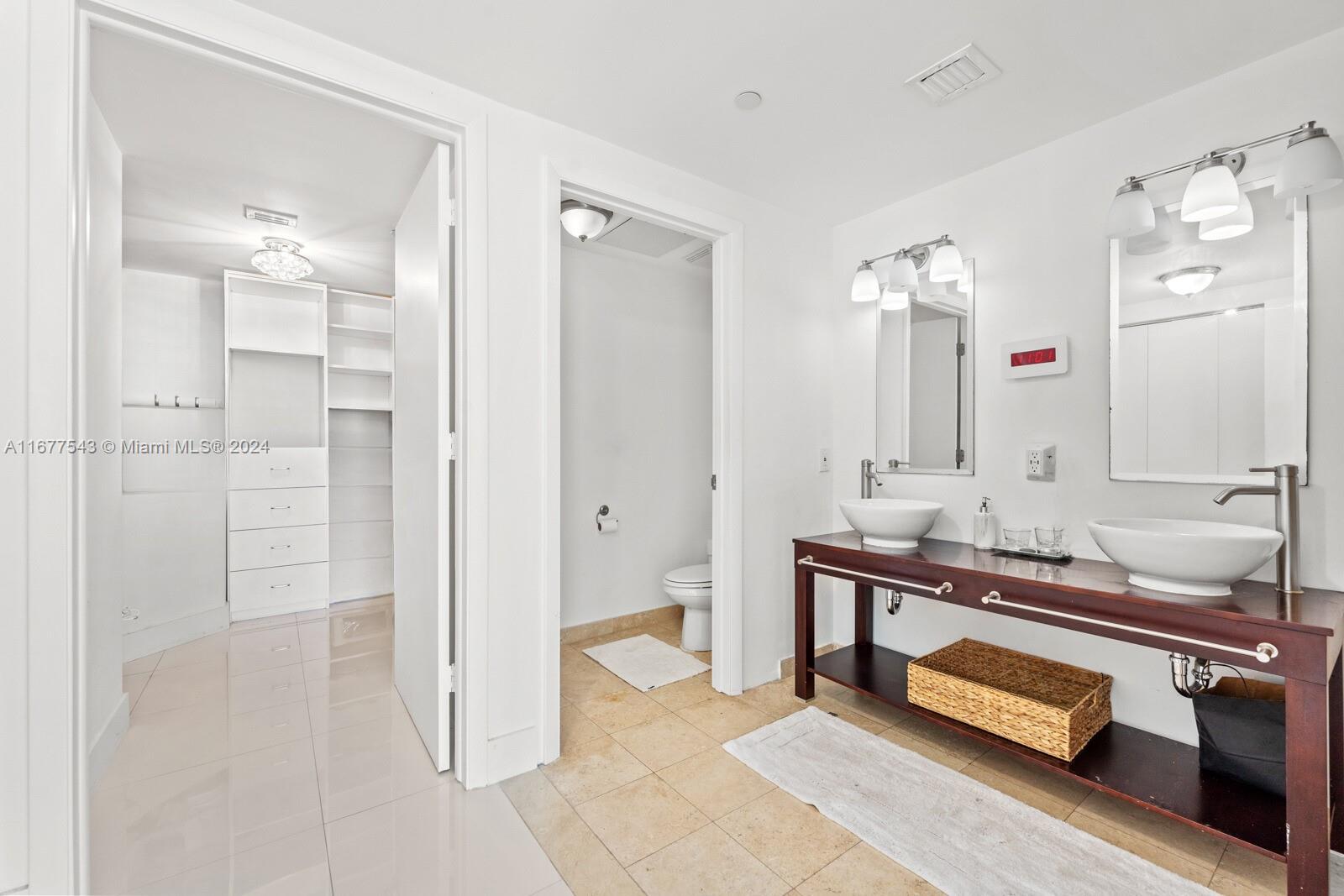 350 S Miami Ave #2201, Miami FL 33130