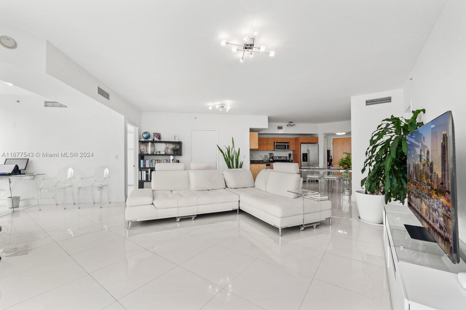 350 S Miami Ave #2201, Miami FL 33130