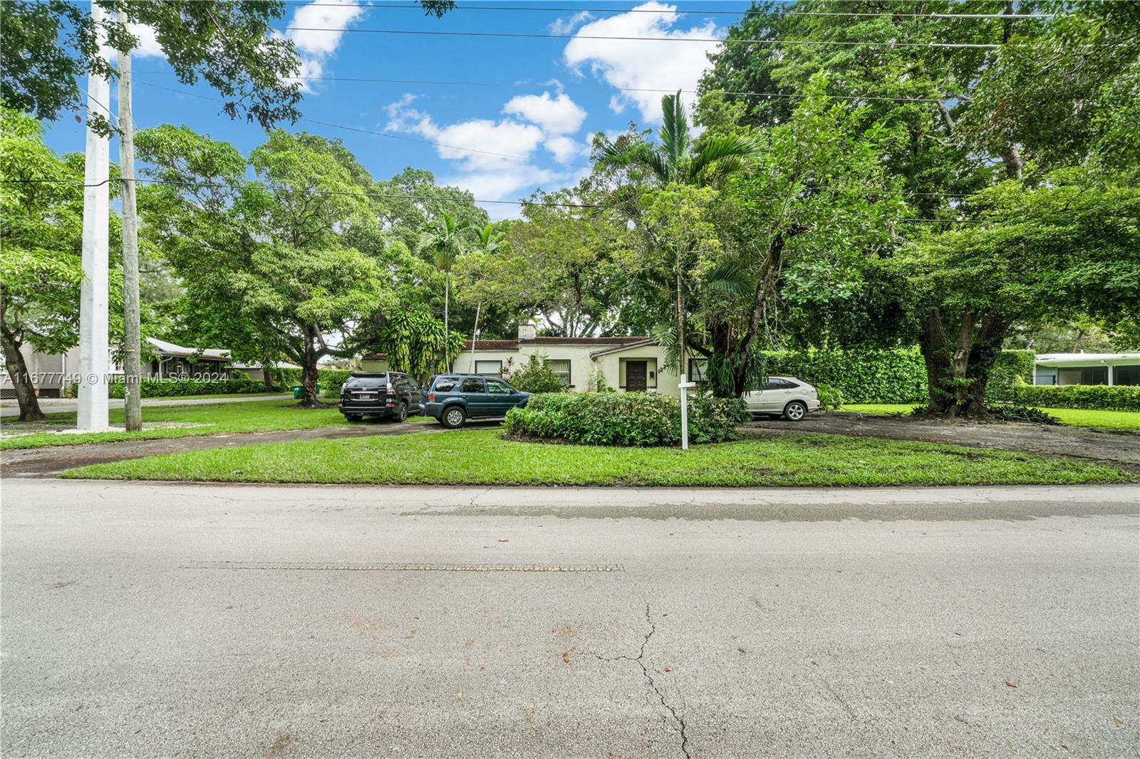 1225 Cortez St, Coral Gables, Florida image 2