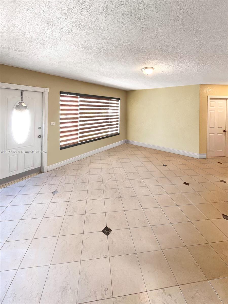 800 NW 176th Ter, Miami Gardens, Florida image 3