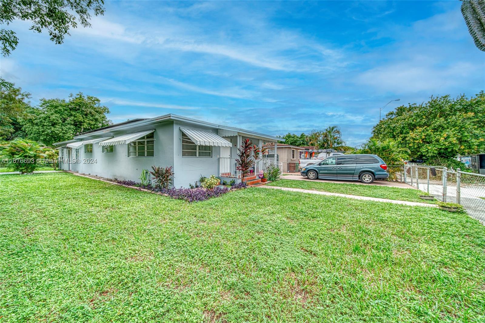 700 W 32nd St, Hialeah, Florida image 28