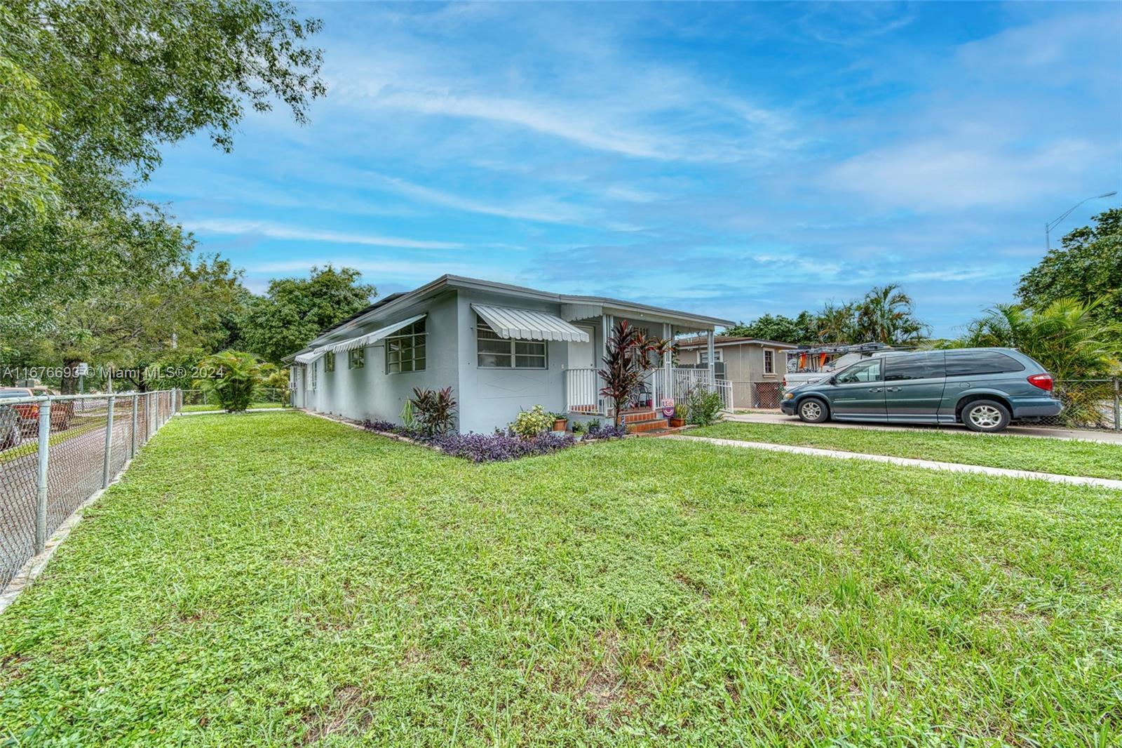 700 W 32nd St, Hialeah, Florida image 29