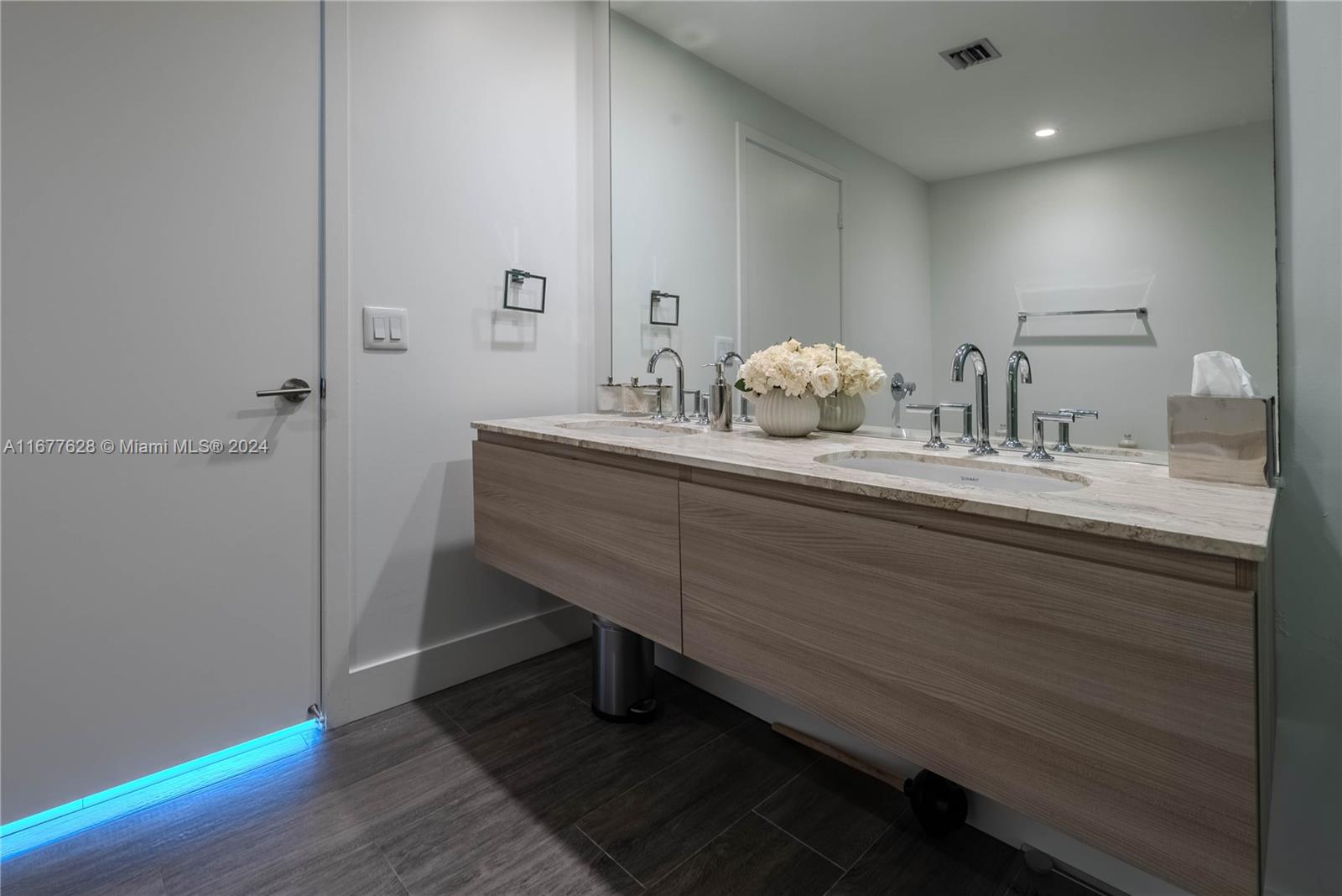 2900 NE 7th Ave #2205, Miami FL 33137